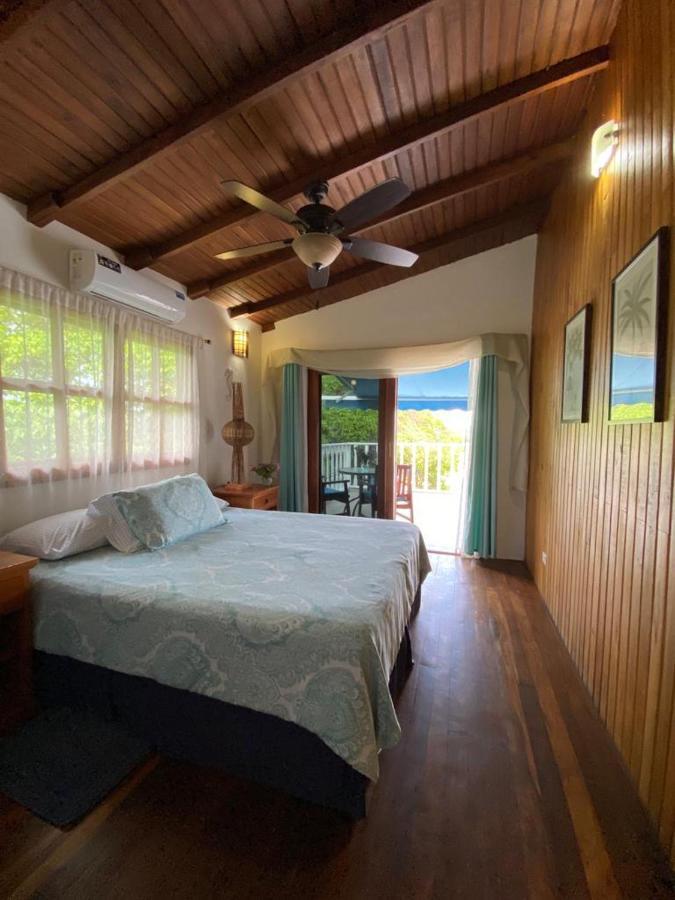 The Isabela Beach House Puerto Villamil Esterno foto