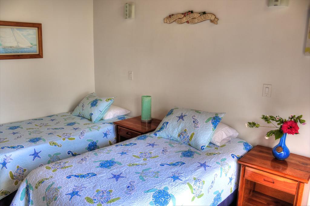 The Isabela Beach House Puerto Villamil Esterno foto