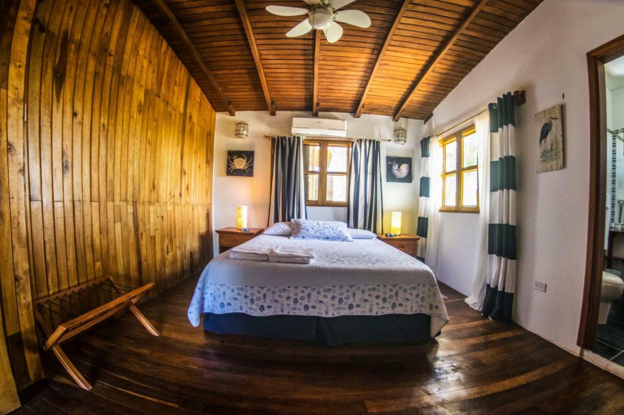 The Isabela Beach House Puerto Villamil Esterno foto