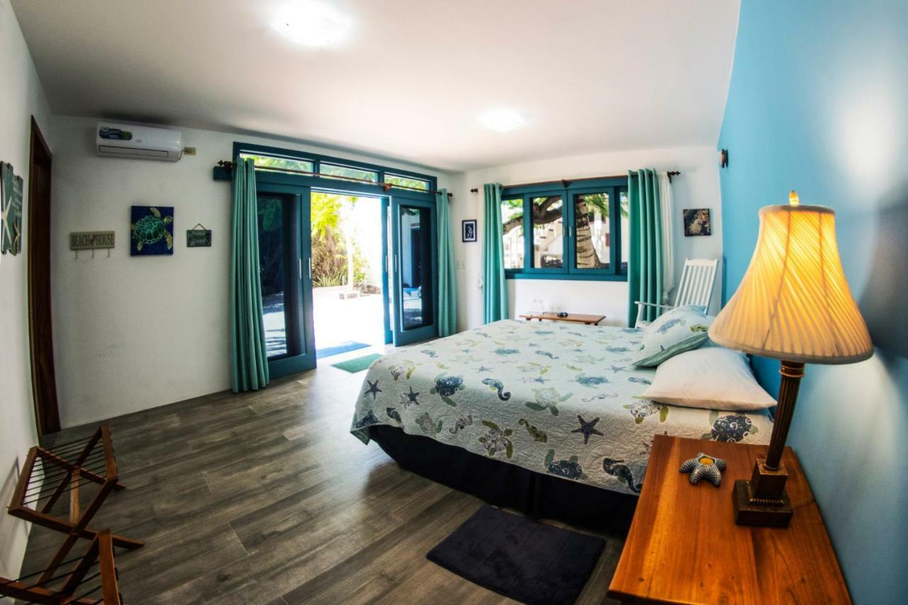 The Isabela Beach House Puerto Villamil Esterno foto